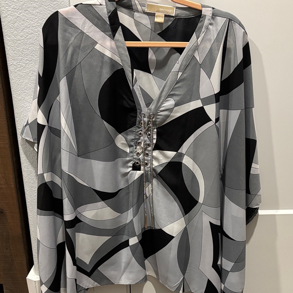 Michael Kors Women's Geometric Black and Gray Blouse